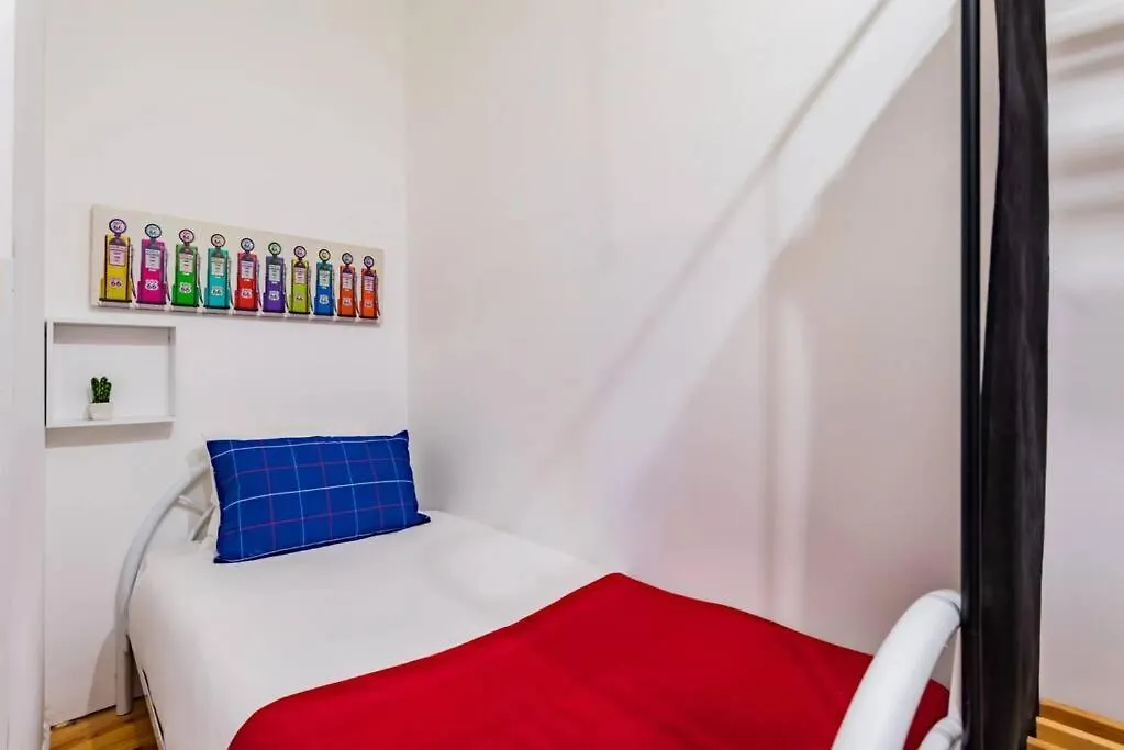 Appartamento 2Br At Historical Chiado Lisbona