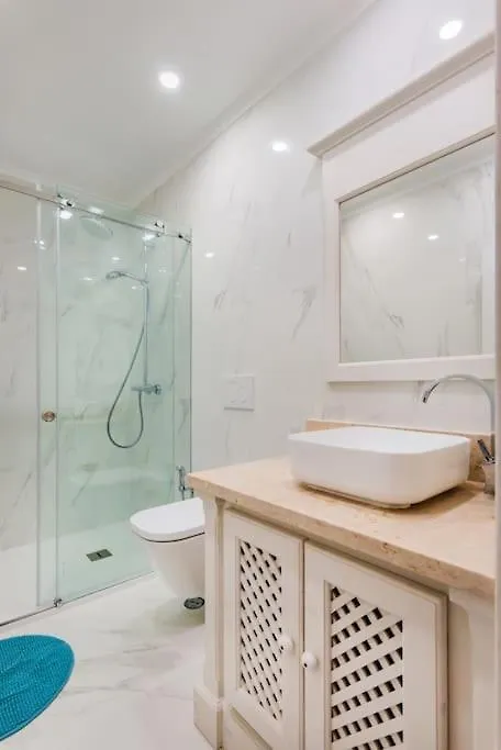 Appartamento 2Br At Historical Chiado Lisbona Portogallo
