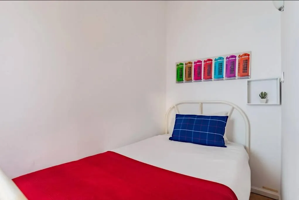 Appartamento 2Br At Historical Chiado Lisbona