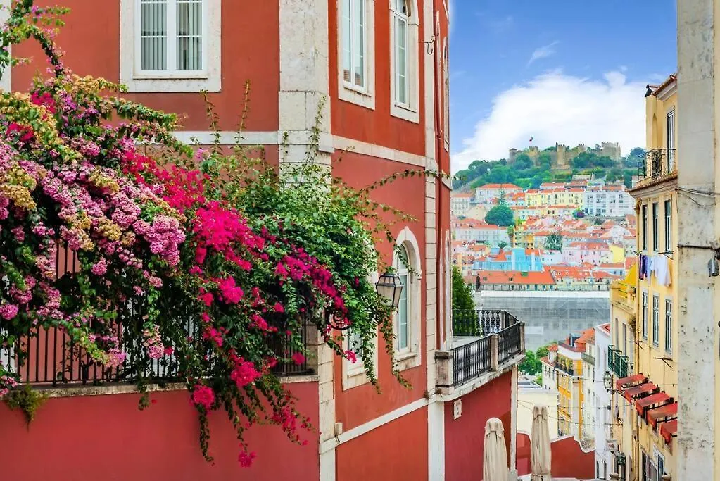 Appartamento 2Br At Historical Chiado Lisbona